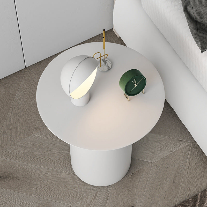 Fashionable Bedside Table – Creative Design