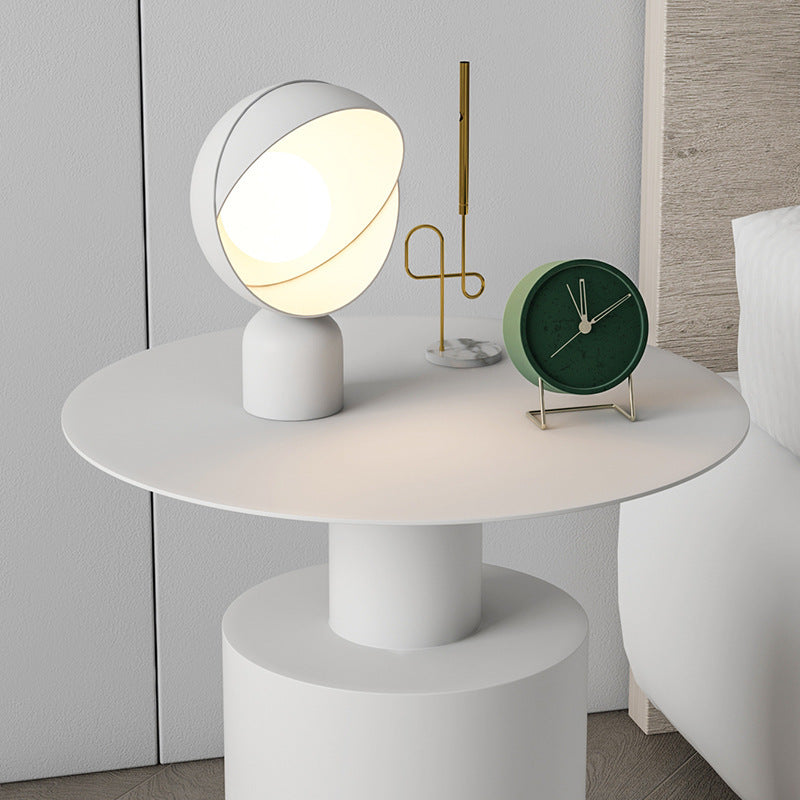 Fashionable Bedside Table – Creative Design