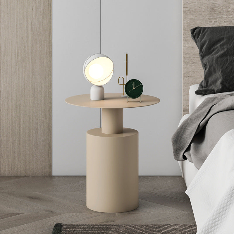 Fashionable Bedside Table – Creative Design